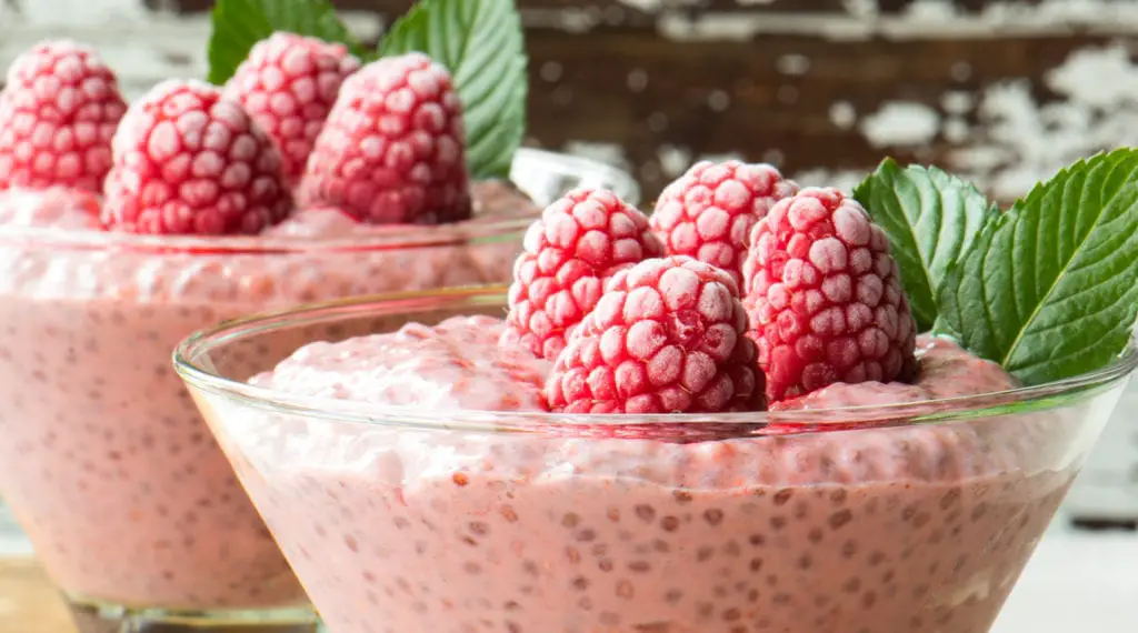 raspberry chia pudding close-up