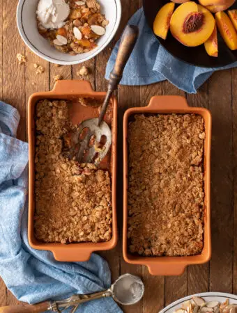 ginger peach crumble in baking dishes