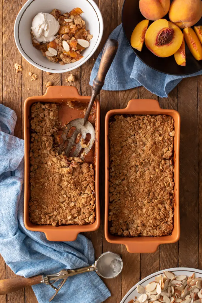 ginger peach crumble in baking dishes