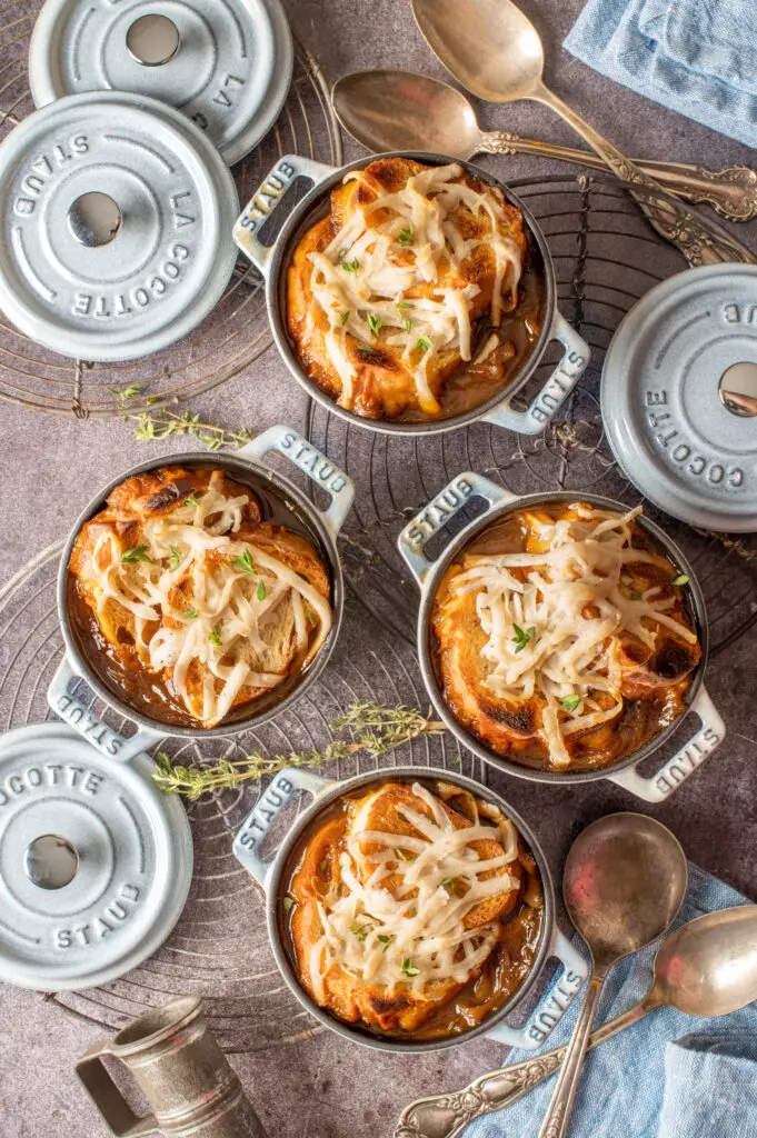 vegan french onion soup in cocottes