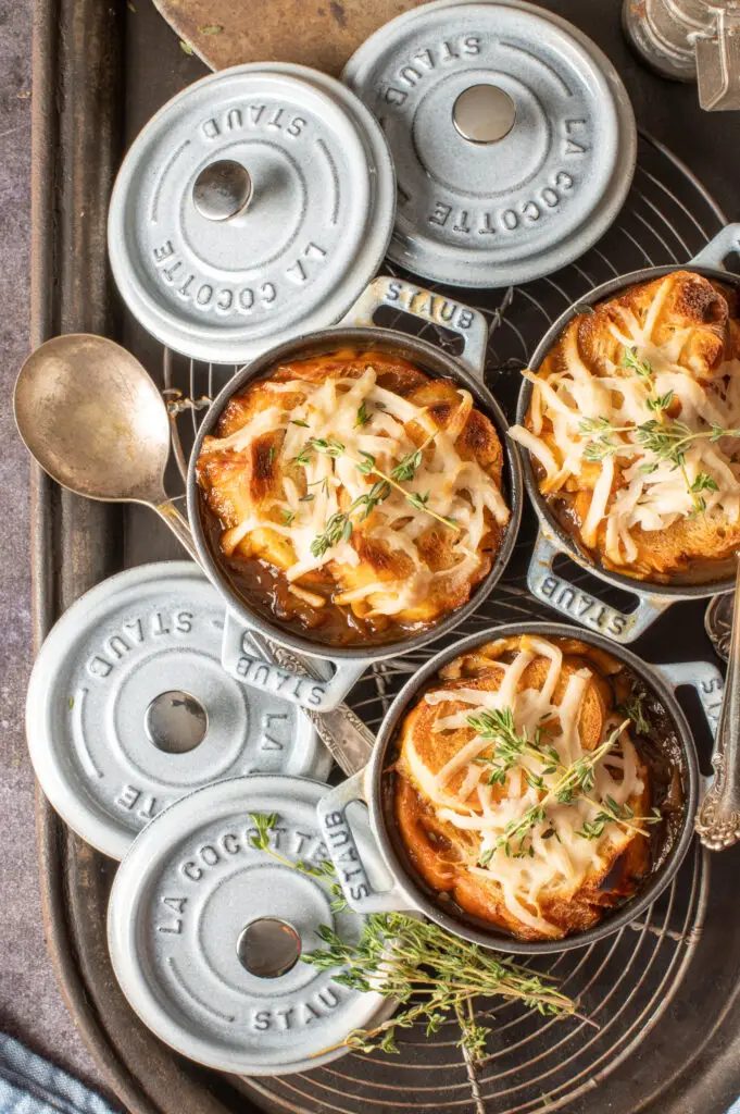 vegan french onion soup in cocottes